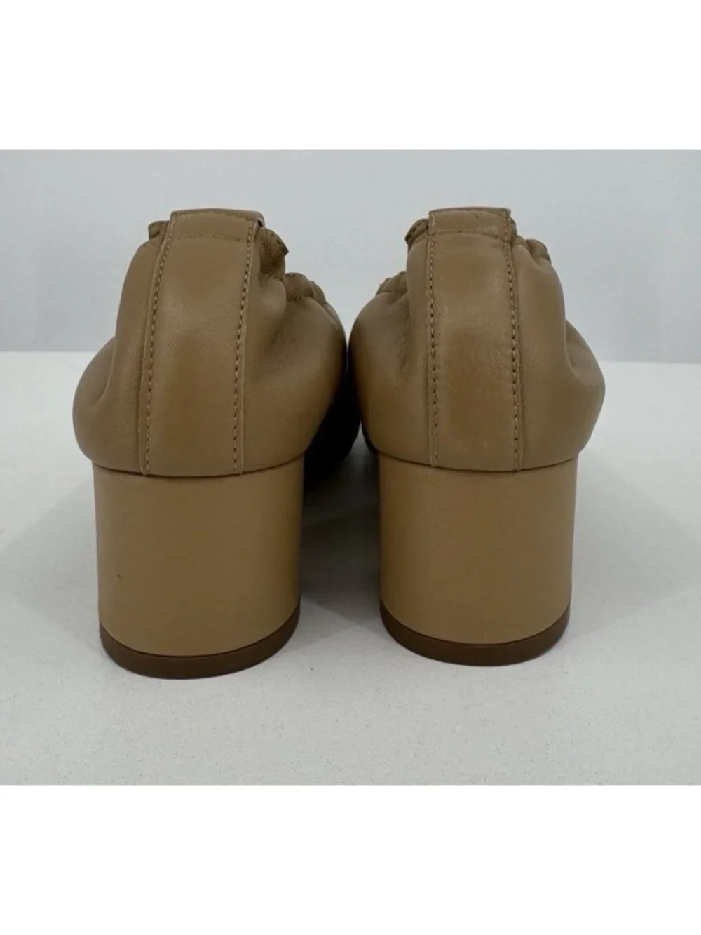 Everlane Italian Leather Day Heel Light Taupe 5.5 Women's Elastic Back Comfort